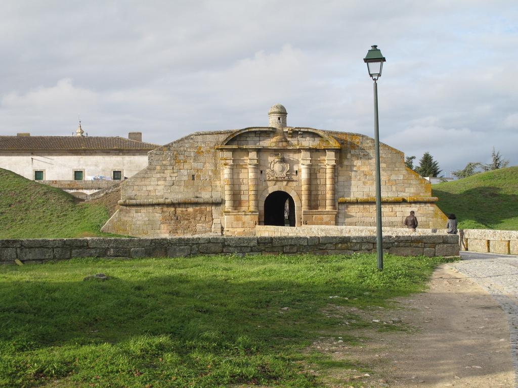 A Muralha Almeida Exterior foto